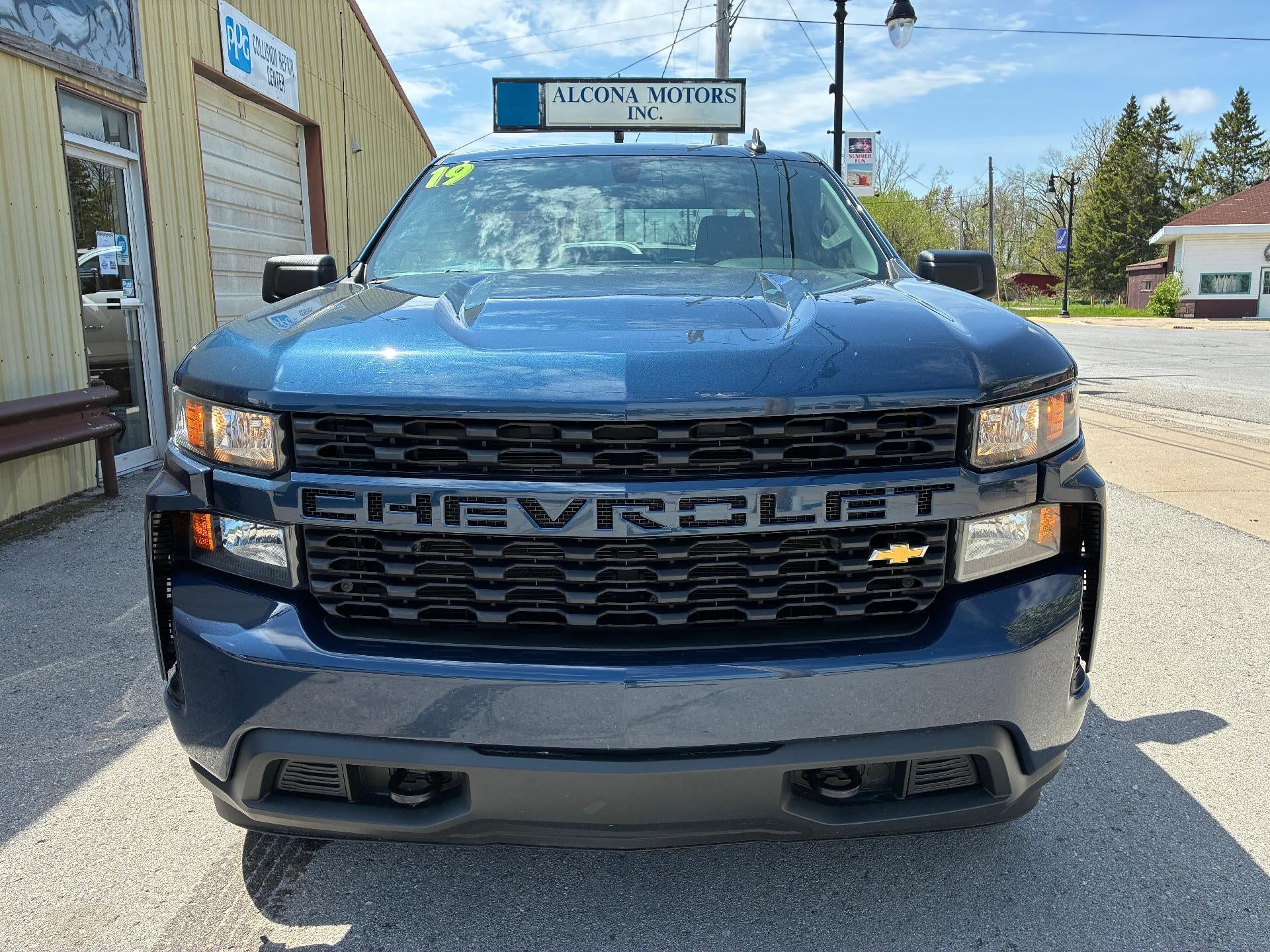 2019 Chevrolet Silverado 1500 Custom 4X4 Double Cab Std Box's photo
