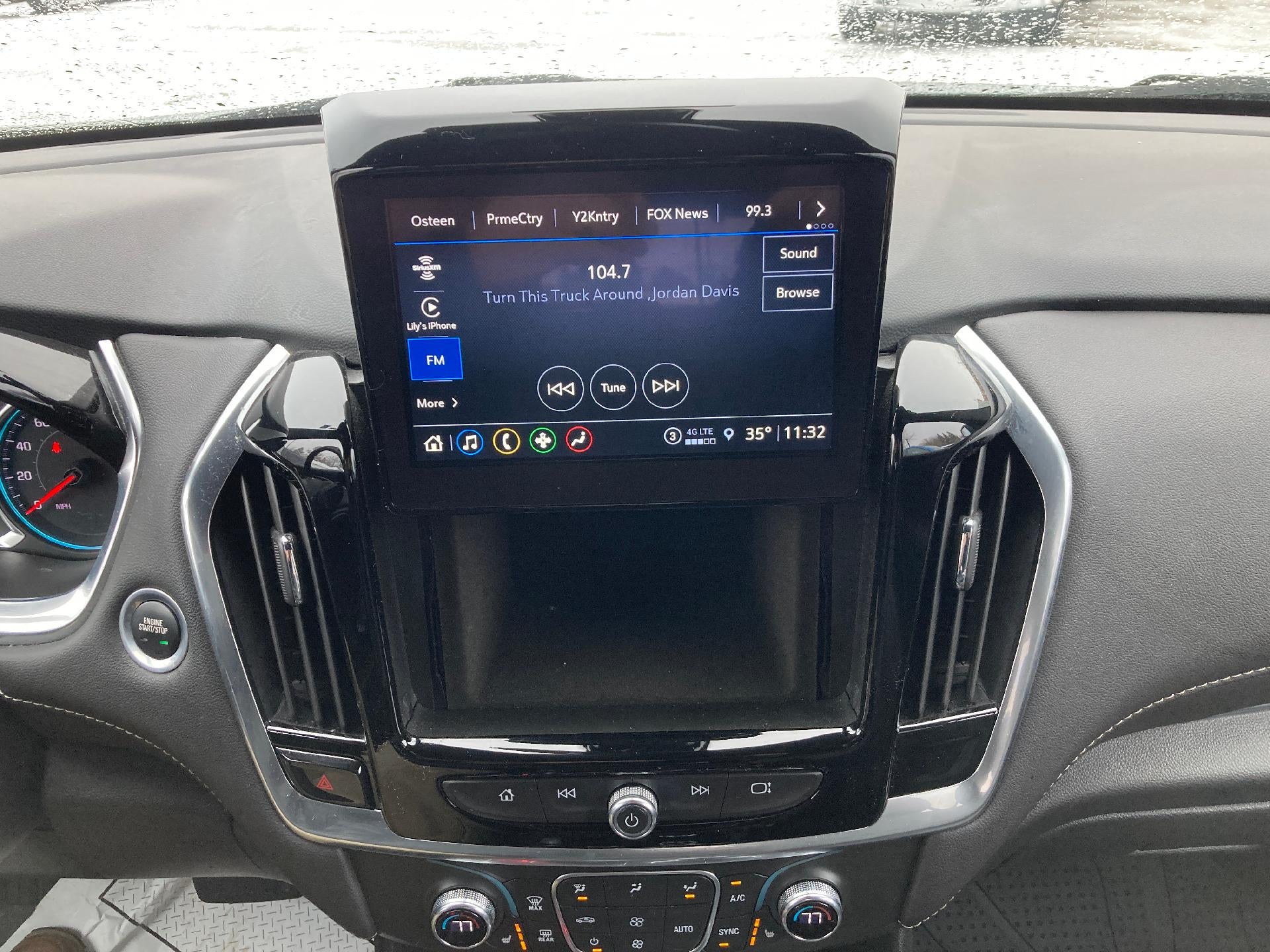 2022 Chevrolet Traverse LT Leather