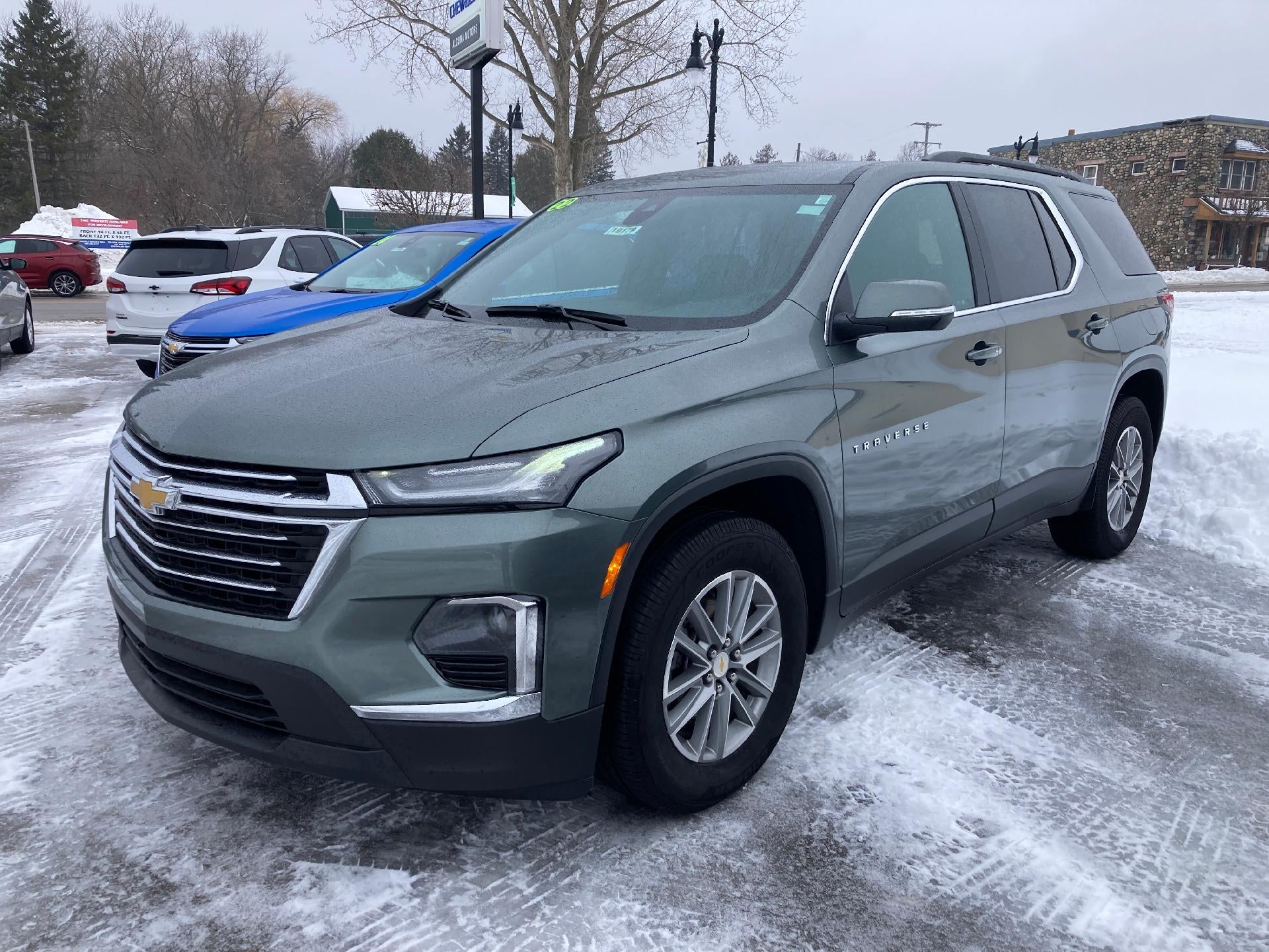 2022 Chevrolet Traverse LT Leather